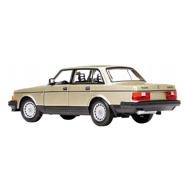 Volvo 240 GL - Image 5