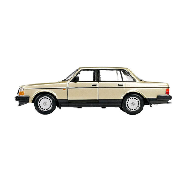 Volvo 240 GL - Image 6